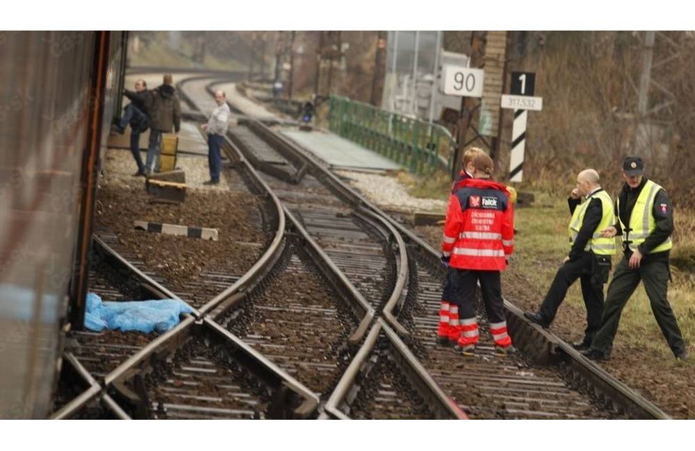 Cez víkend došlo v Bratislavskom kraji k 2 tragickým zrážkam vlaku s dvoma neznámymi mužmi