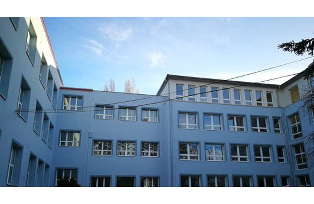 BSK investoval 180 654,06 eur do modernizácie a výmeny osvetlenia v dvoch školách v Pezinku a Senci