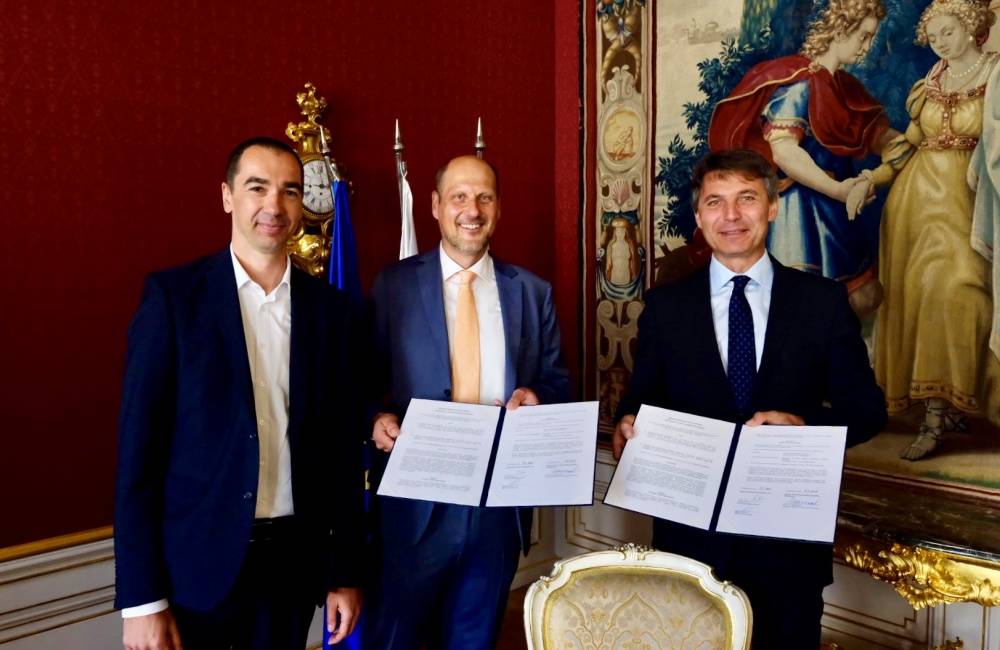 Bratislava a ZSE podpísali memorandu o spolupráci, mesto chcú pripraviť na príchod elektromobility