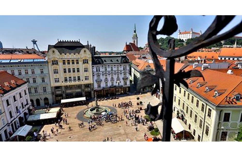 Foto: Bezplatná WiFi v centre Bratislavy ostáva naďalej, internet pre návštevníkov mesta sa osvedčil