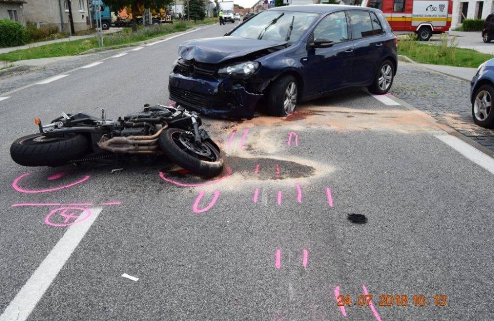 Foto: Policajné štatistiky: Počet nehôd na cestách za prvý polrok klesol, ich závažnosť však stúpa