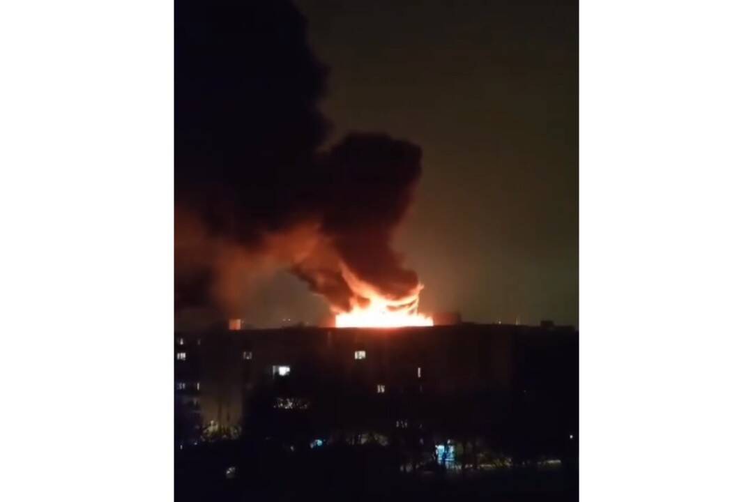 VIDEO: Bratislavská polícia hľadá svedkov a dôkazy, ktoré by objasnili novoročný požiar v Ružinove