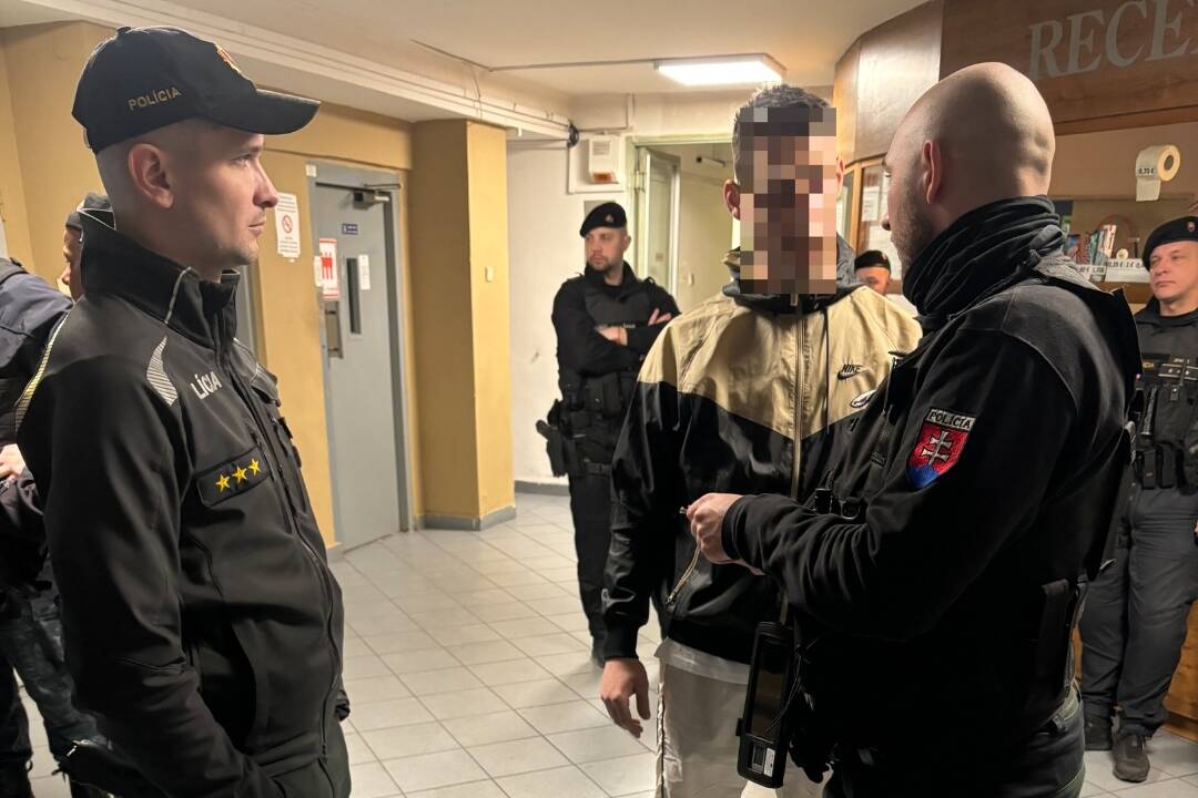 FOTO: Polícia skontrolovala v Bratislave cudzincov na ubytovniach