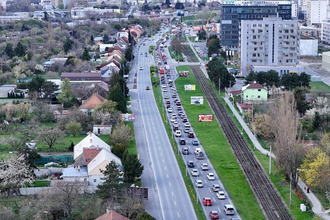 FOTO: Dôležitá dopravná tepna v Bratislave prechádza rekonštrukciou, vyhnite sa kolónam