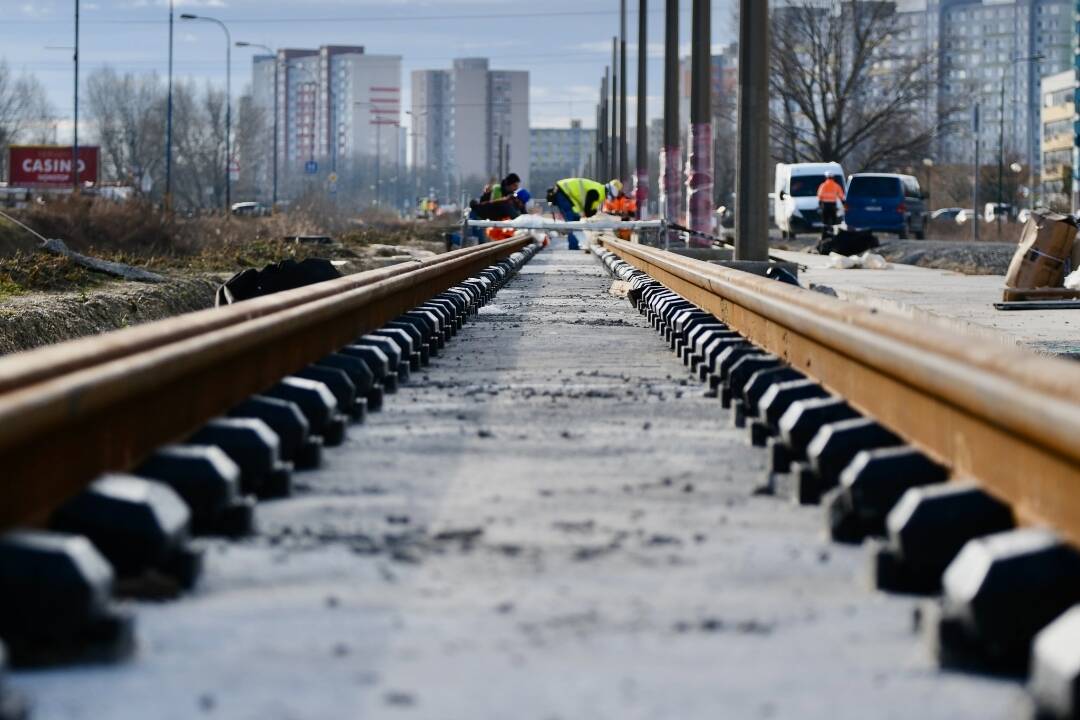 Dokončenie električkovej trate v Petržalke sa predlžuje. Práce na výstavbe by sa mali zintenzívniť