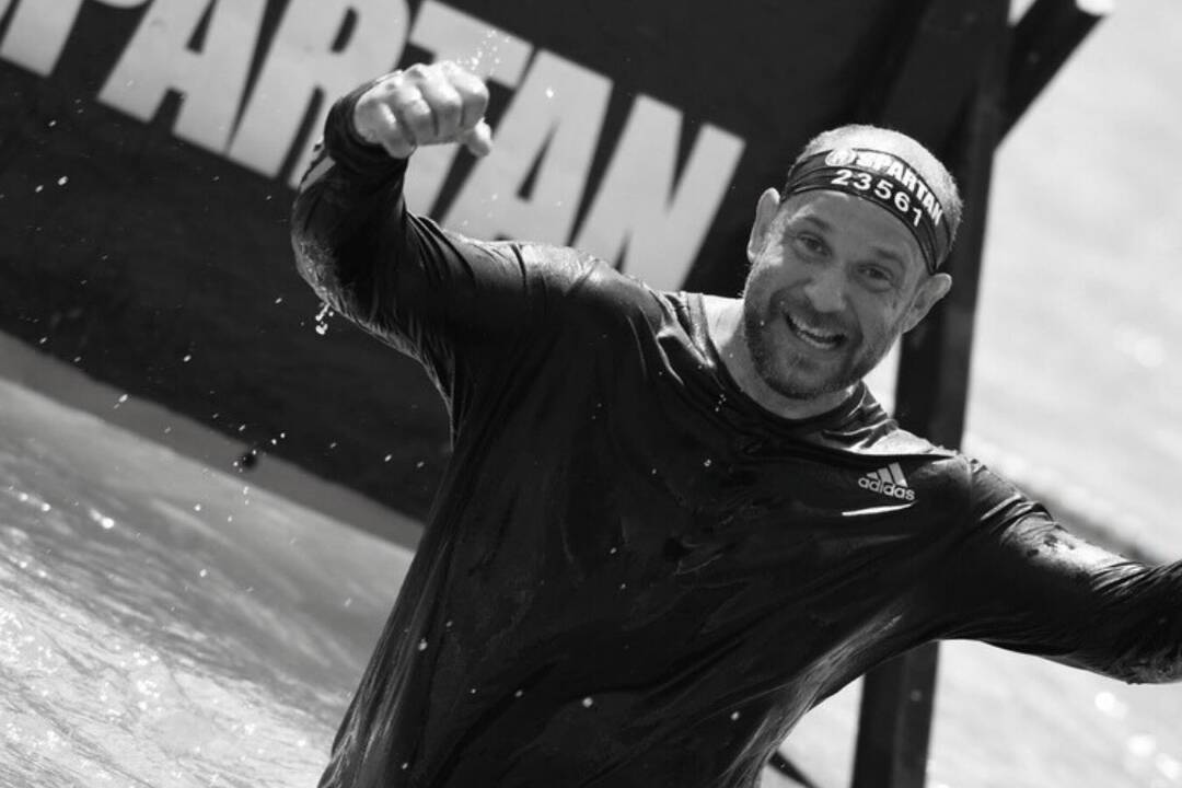 Po úmrtí Zdena na Spartan Race na Záhorí niektorí účastníci kritizujú chaotickú záchrannú situáciu