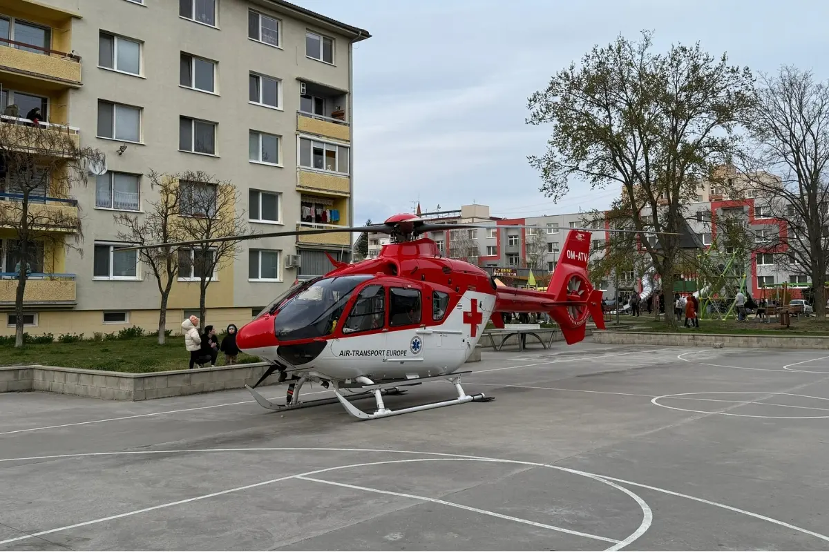 FOTO: Leteckí záchranári z Bratislavy mali rušný deň, v Malinove riešili muža po páde, v Malackách mladá žena zomrela