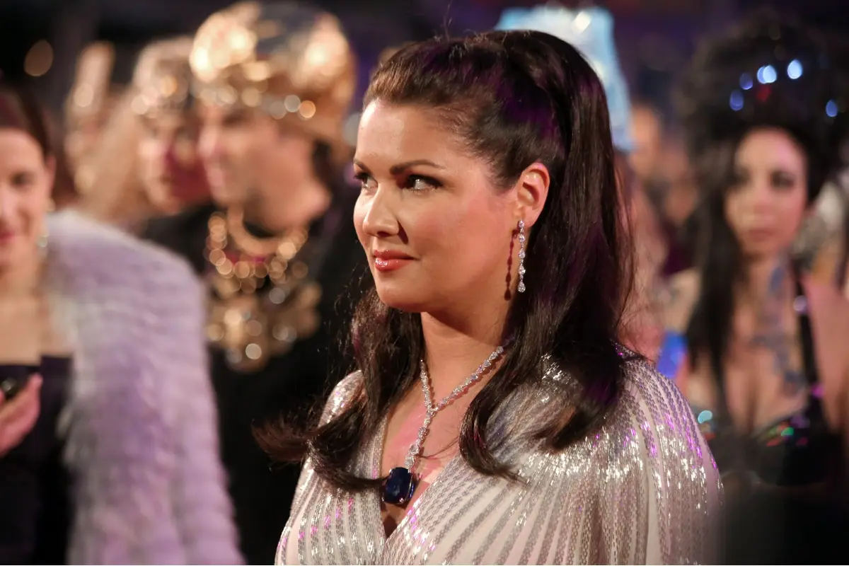 Foto: Dnešný koncert opernej divy v SND sprevádza protest proti ruskej propagande - Netreba nám Netrebko