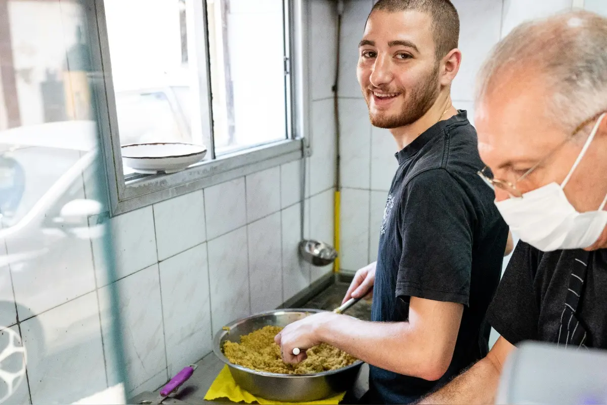 Foto: Ktorý kraj ponúka najviac príležitostí na brigády pre študentov a na akých pozíciách sa dá zarobiť najviac?