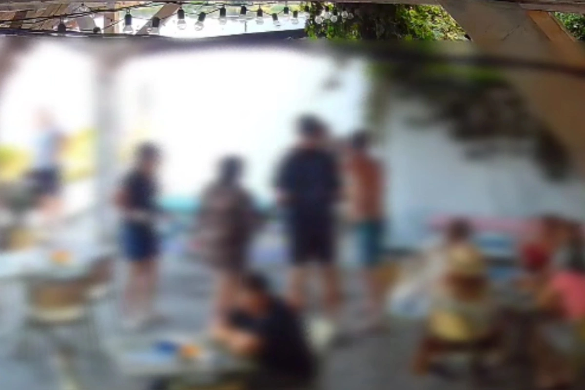 Foto: VIDEO: Ďalšia hromadná bitka na Draždiaku. Polícia zasahovala, padali päste aj vyhrážky likvidáciou