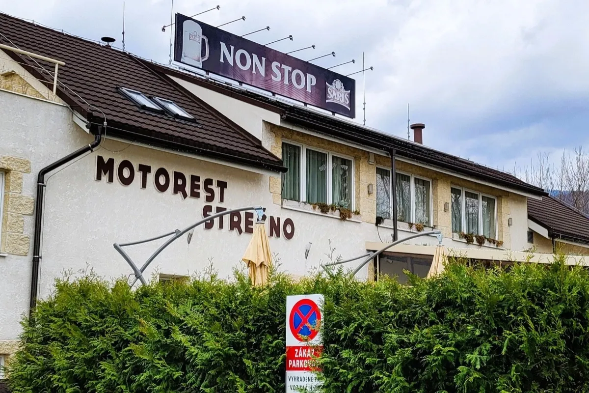 Pozná ho každý, kto prechádzal cestou popod Strečno. Známy motorest je na predaj