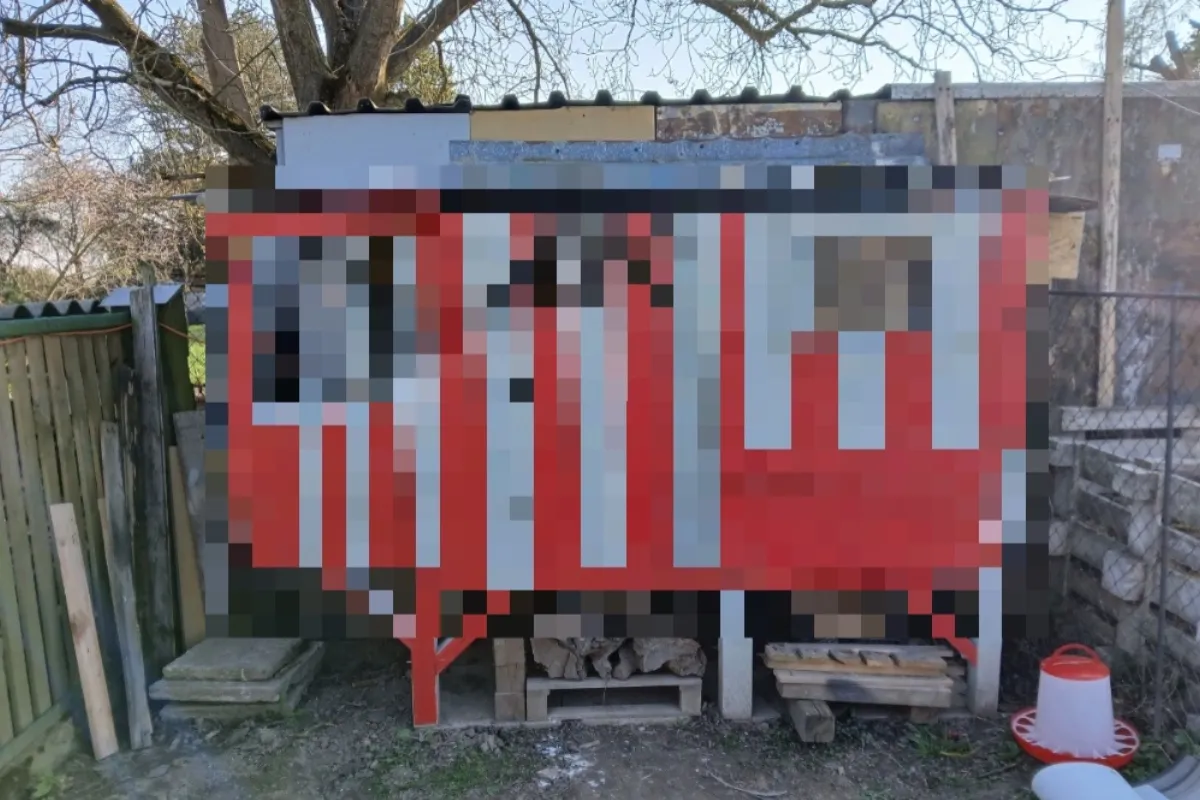 FOTO: Z obyčajného kurníka sa stal virálny hit. Čech ho prerobil na orginálny a známy fastfood