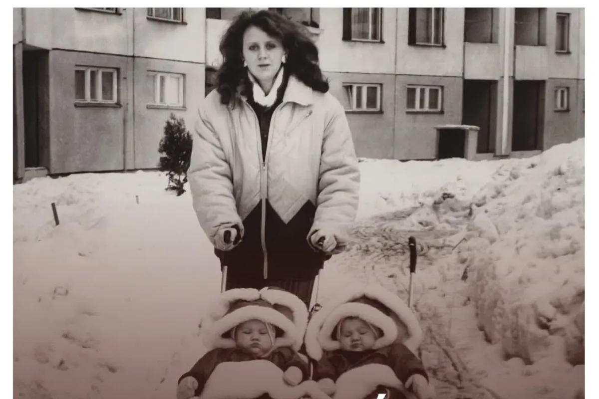 Facebook dokázal nemožné: Petržalské dvojičky z viac ako 40-ročnej fotky vypátrali za dve hodiny