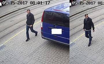 Polícia pátra po neznámom páchateľovi, ktorý odcudzil 7.400 eur zo zaparkovaného auta