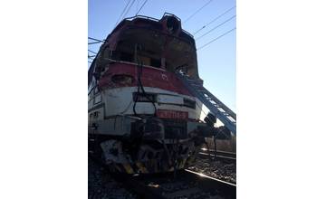 Tragická nehoda na železničnom priecestí v Novom Svete, zrážku s nákladným autom rušňovodič neprežil