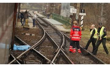 Cez víkend došlo v Bratislavskom kraji k 2 tragickým zrážkam vlaku s dvoma neznámymi mužmi