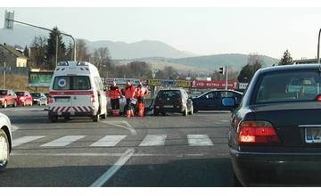Na križovatke pri Eisnerovej ulici sa včera zrazili 3 autá, škoda bola vyčíslená na cca 8 500 eur