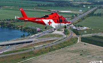 Medzi Vysokou pri Morave a Zohorom narazilo auto do stromu pri ceste, zasahovali leteckí záchranári