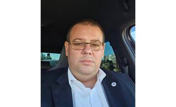 Rytmusovi sa ľudia vysmievali za krádež v jeho dome. Zastal si ho šéf HAKA Štefan Farkaš