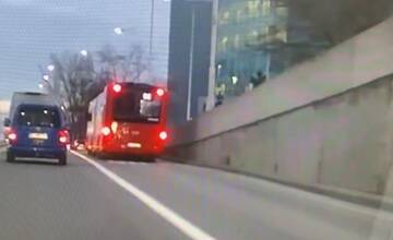 VIDEO: Bratislavská polícia odhalila 18 vodičov, ktorí používali autobusové pruhy na jazdu