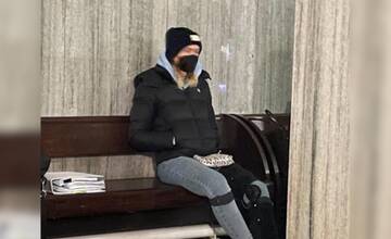 Začal sa súd hlavnej útočníčky z Miloslavova. Za napadnutie 11-ročného dievčaťa jej hrozia až dva roky