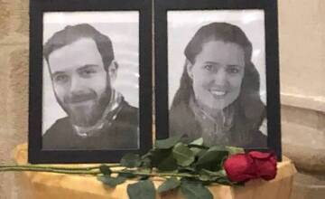 Jednu z nájdených obetí v jazere v Rovinke už pochovali, ďalšia rozlúčka bude v stredu 