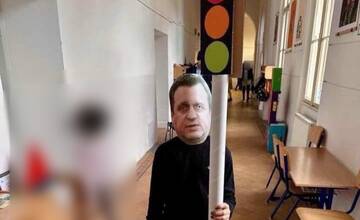 Karnevalová maska Danka so semaforom z Dúbravky rozhádala rodičov. Čo poviete?
