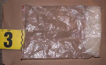 Slovenskí a maďarskí policajti odhalili drogový gang na pohraničí. Zadržaní sú už štyria Slováci