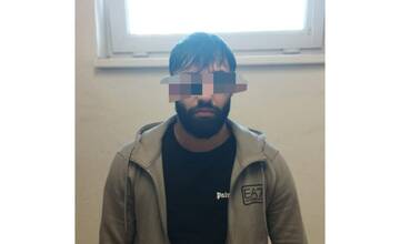 Polícia zadržala zlodeja mobilov, ktorý počas februára vyčíňal v Petržalke