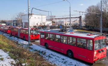 O bratislavské vyradené električky a trolejbusy majú záujem štyri firmy, predať by sa malo 14 vozidiel