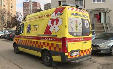 Batoľa zasiahol v Petržalke elektrický prúd. Oživoval ho blízky príslušník s pomocou operátora