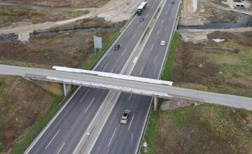 VIDEO: Takto vyzeralo búranie mosta nad D1 pri Chorvátskom Grobe. Čo bude ďalej?