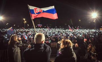 VIDEO: Na Korčokove zhromaždenie v Bratislave prišlo vyše 10-tisíc ľudí