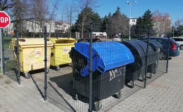 FOTO: V Pezinku sa vybudovali nové kontajnerové stojiská. Kde ich nájdete?