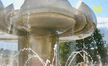 Najväčšia fontána na Slovensku opäť ožije. Na Námestí slobody začne čoskoro striekať voda