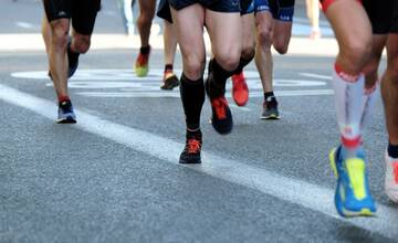 MHD dnes čakajú obmedzenia. V uliciach Bratislavy sa pobeží maratón