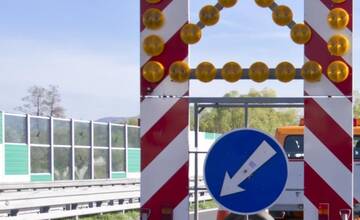 Diaľnica D2 z Česka do Bratislavy je prejazdná len v jednom pruhu