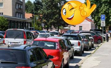 VIDEO: Ako správne zaparkovať a neošúchať susedné auto? Toto video vás to naučí