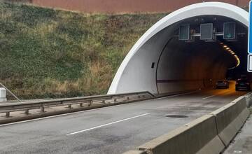 Vážna dopravná nehoda pred tunelom Sitina. Zdržanie až 40 minút