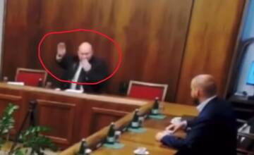 VIDEO: Hajlovanie počas vedenia výboru? Takto sa Rudolf Huliak obhajuje