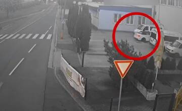 Krádež BMW v Bratislave na videu, polícia hľadá páchateľa. Na sedadle ležala obálka s peniazmi