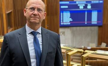 Bývalý policajný prezident Jaroslav Spišiak mal nehodu. Na mieste sa podrobil dychovej skúške