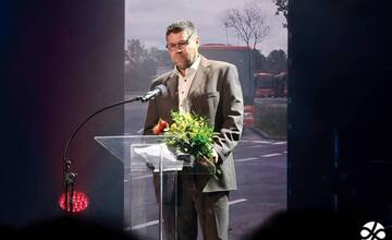 Na moste Apollo zachránil život dievčaťa, ktoré chcelo skočiť. Hrdinský vodič autobusu na linke 90