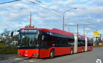 Bratislavské megadlhé trolejbusy sa kazia a nejazdia. DPB žiada od výrobcu nápravu