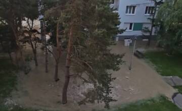 Záplava v Rači. Porucha vodovodného potrubia obmedzila električky