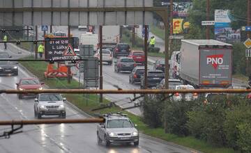 Rannú dopravu v Bratislave komplikuje nehoda na D1. V kolóne si počkáte na Račianskej
