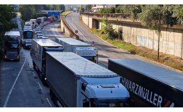 Nehoda na Šancovej a kolóny. Ranná doprava v Bratislave