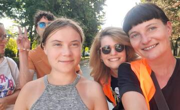 Klimatická aktivistka Gréta Thunbergová pochodovala ulicami Bratislavy. Prišla podporiť protest mimovládok