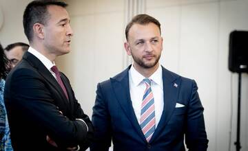 Na zápas s Anglickom opäť poletí vládny špeciál. Ak mi to dovolí žena, pôjdem aj ja, hovorí Eštok