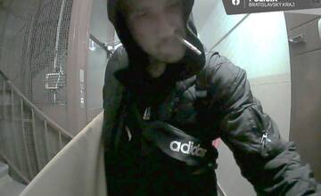 FOTO: Byt na Rumančekovej ulici vykradli. Zlodeji vzali televízor, kanvicu a elektrické kukátko